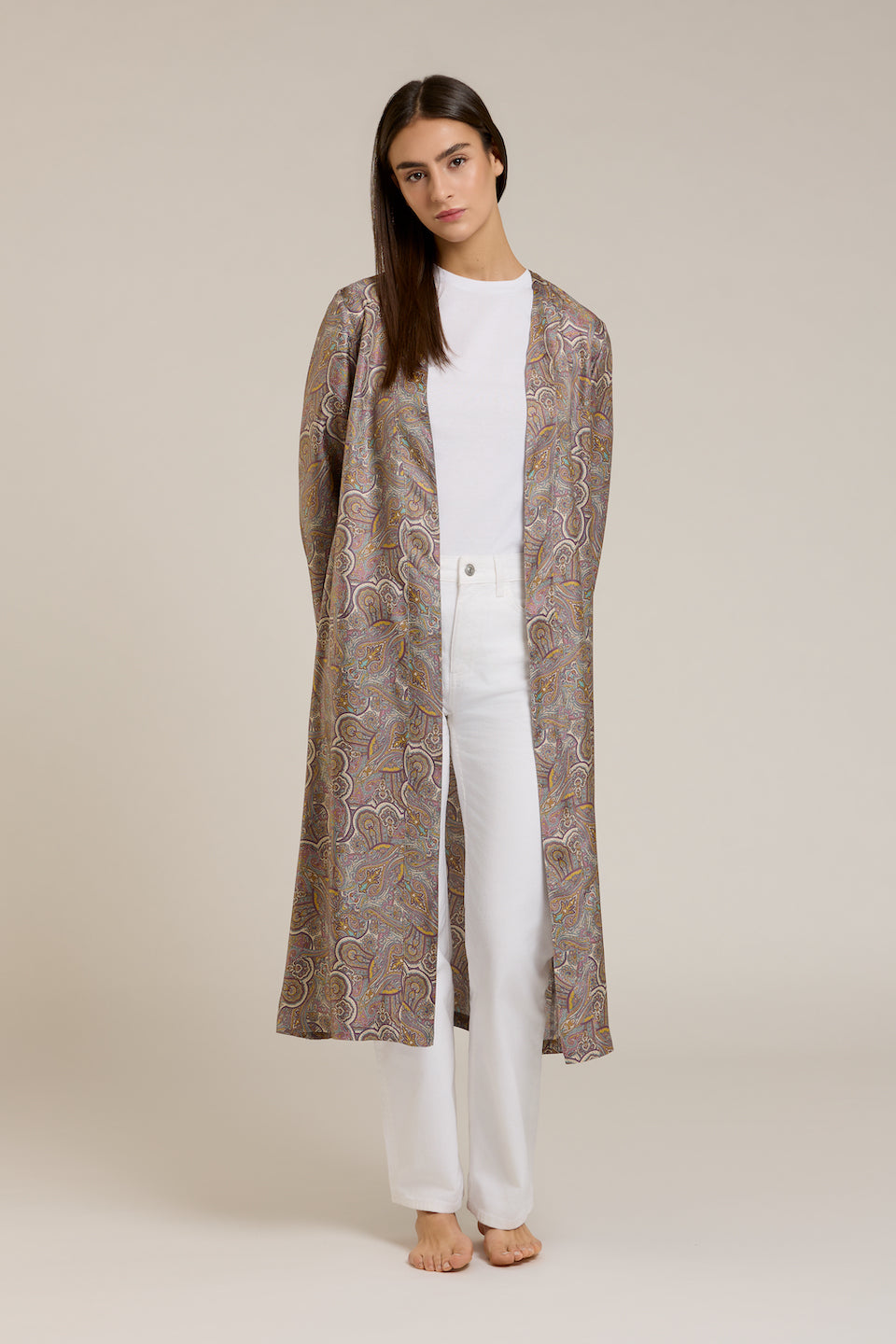Leo — Kimono slim in seta con stampa paisley malva, oro e verde salvia