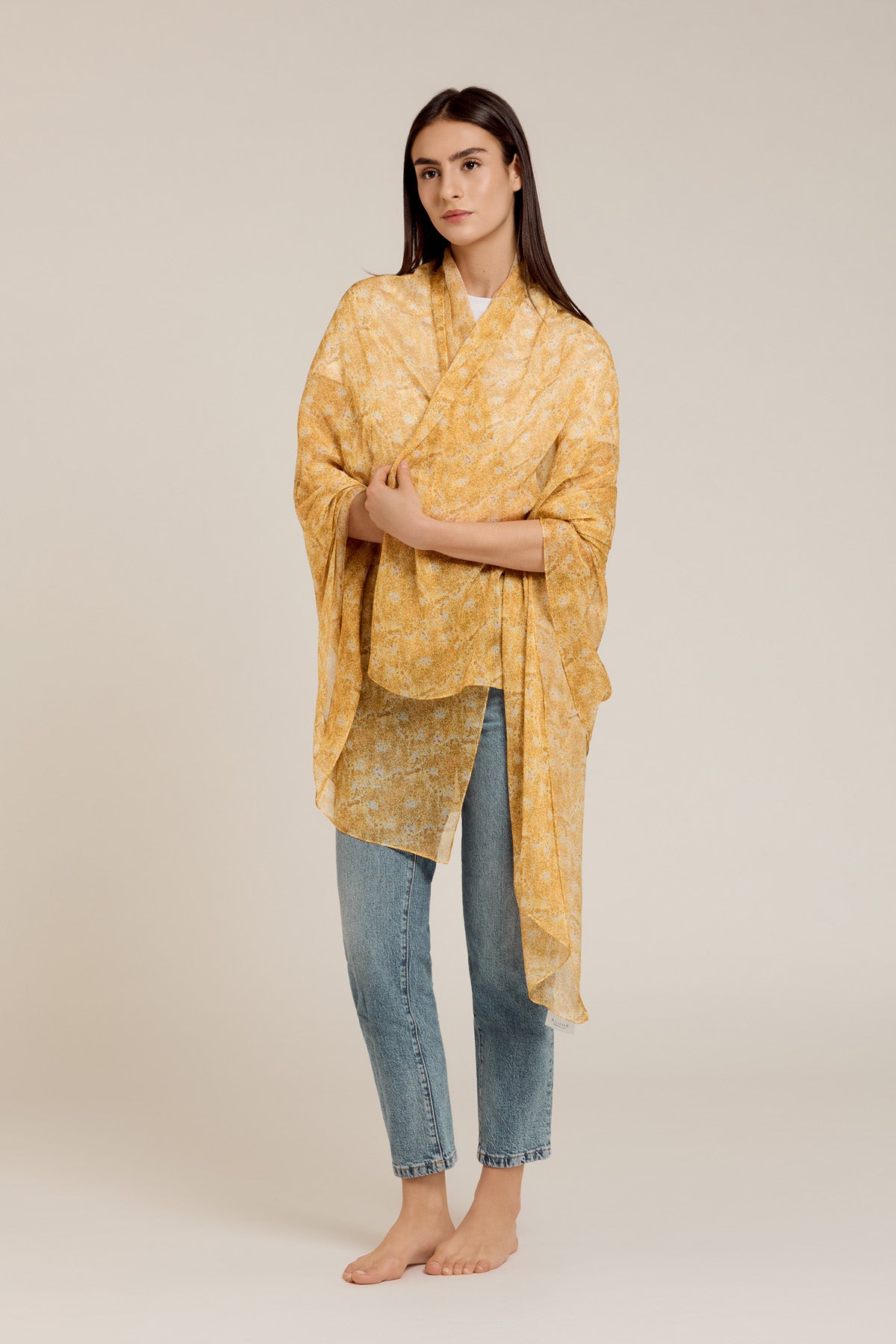 Mimosa — Foulard in seta con stampa floreale bianca su fondo giallo