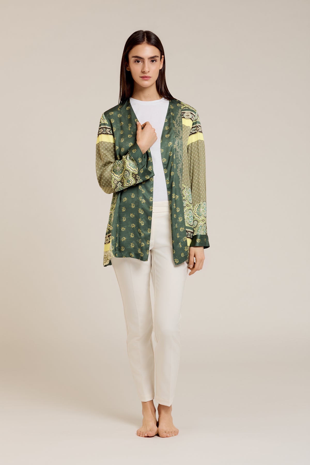 Lyra — Kimono corto in misto seta con stampa a pannelli verde, giallo e avorio
