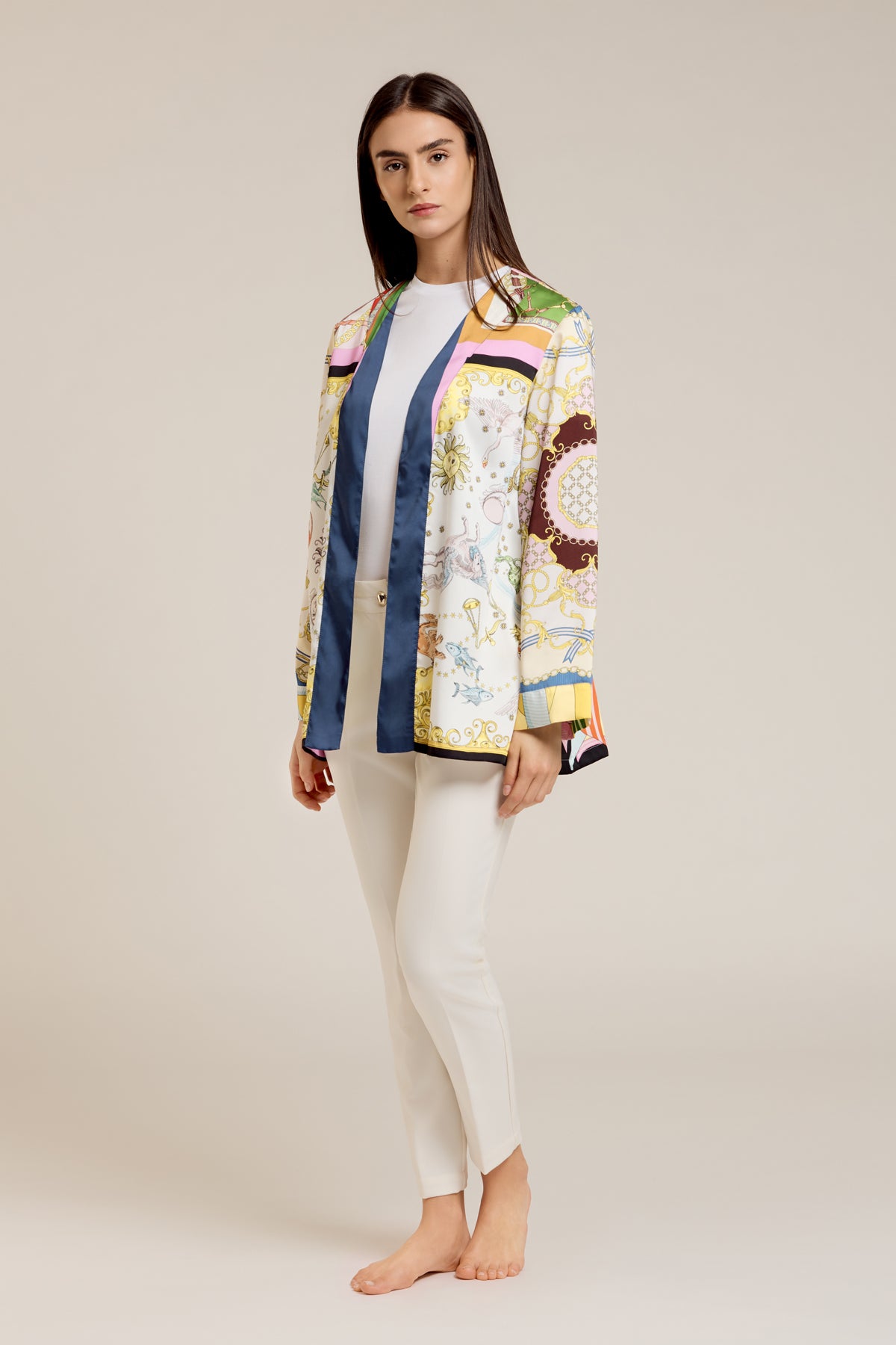 Aries — Kimono corto in viscosa con stampa a pannelli zodiacali multicolore e profili navy