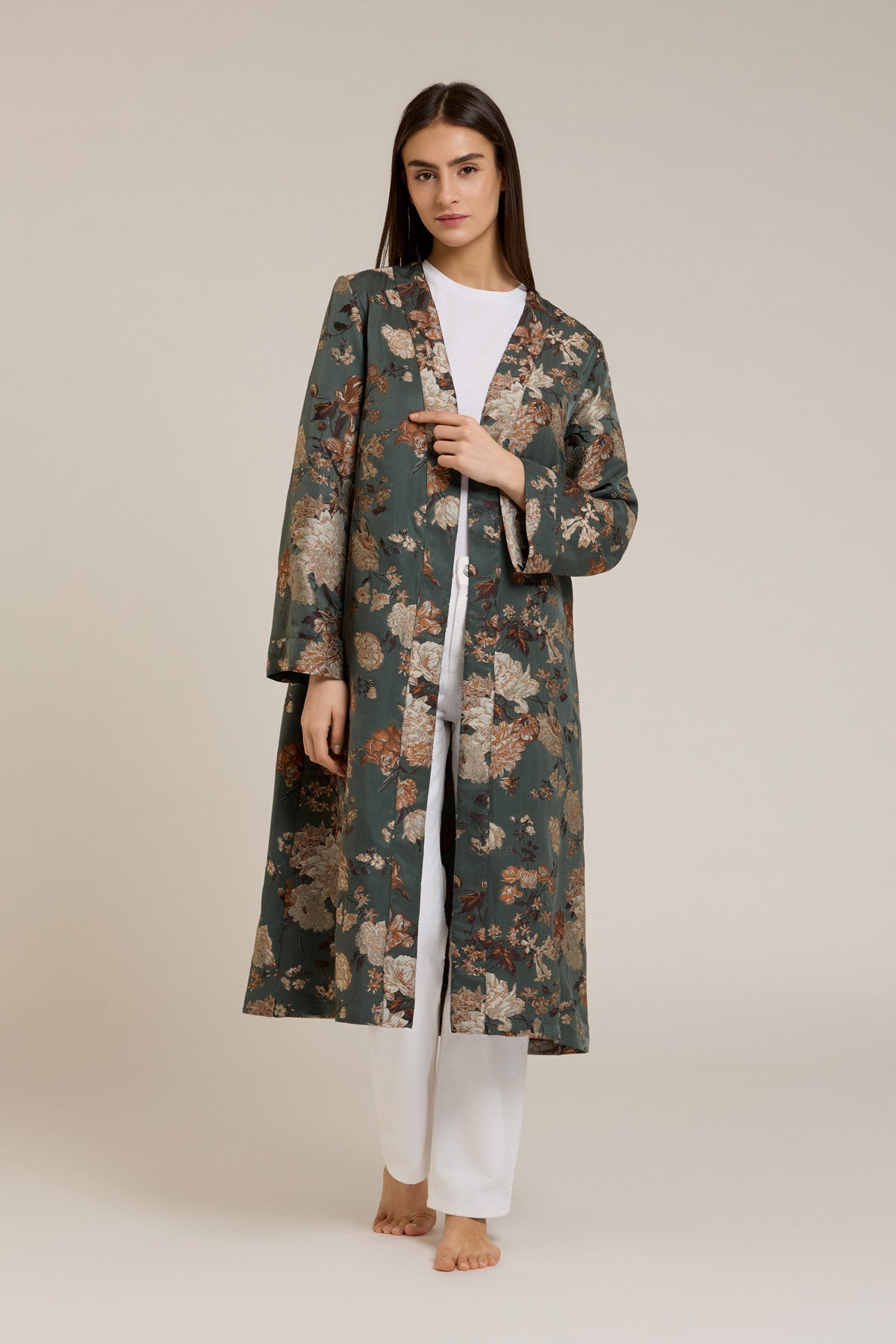 Rei — Kimono slim in seta con stampa floreale in rilievo verde, beige e ruggine